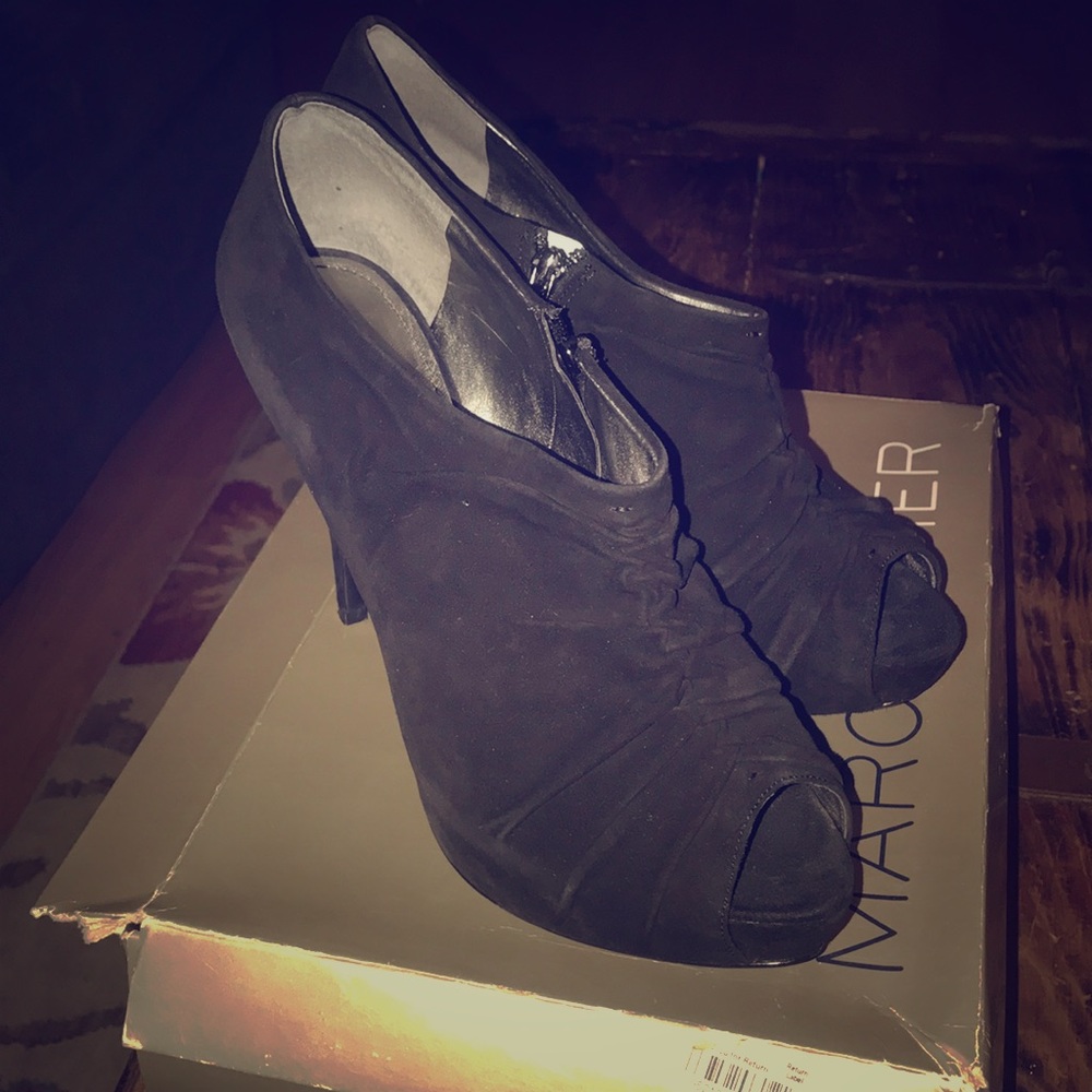 Marc Fisher black suede size 10